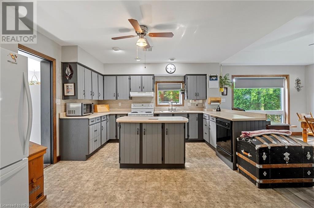 155 Quebec Street, Goderich, Ontario  N7A 2G8 - Photo 13 - 40599688