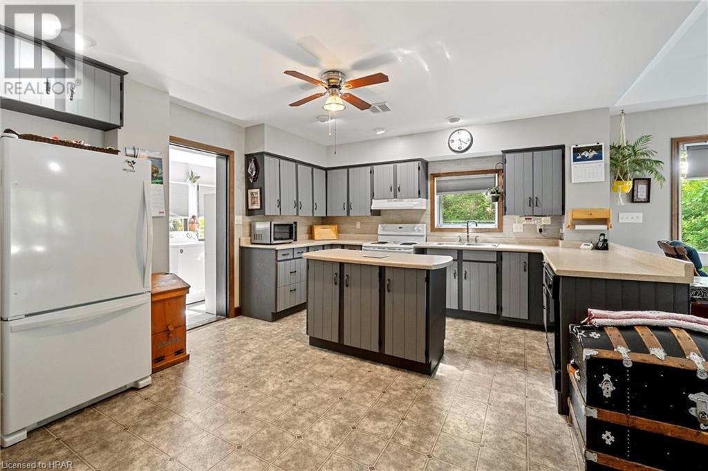 155 Quebec Street, Goderich, Ontario  N7A 2G8 - Photo 14 - 40599688