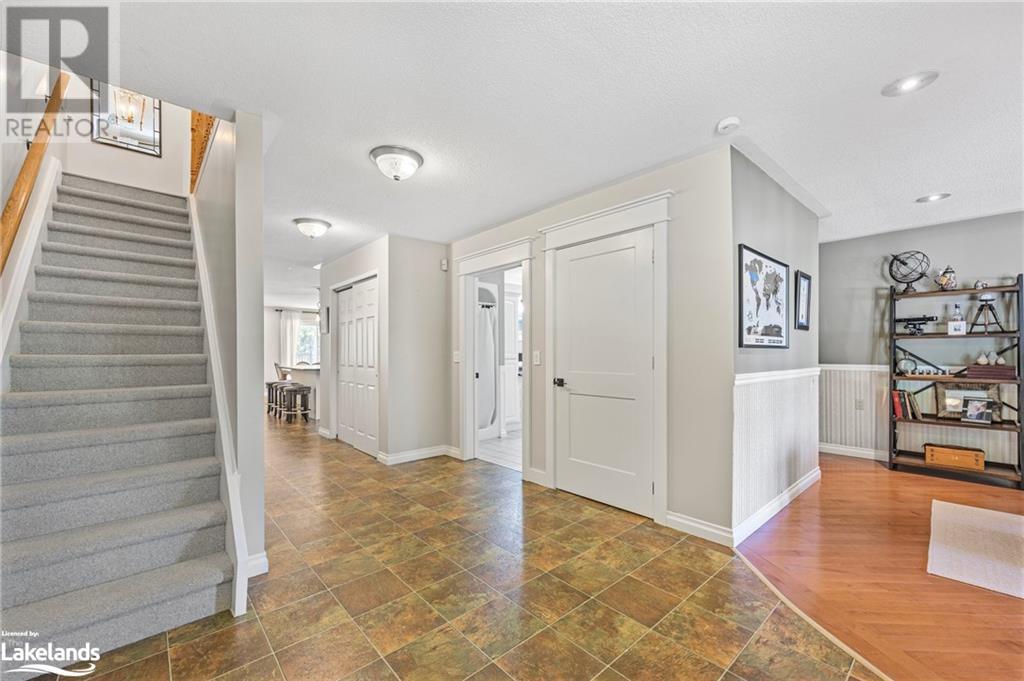 3326 Cleveland Avenue, Cumberland Beach, Ontario  L3V 0V9 - Photo 4 - 40599508