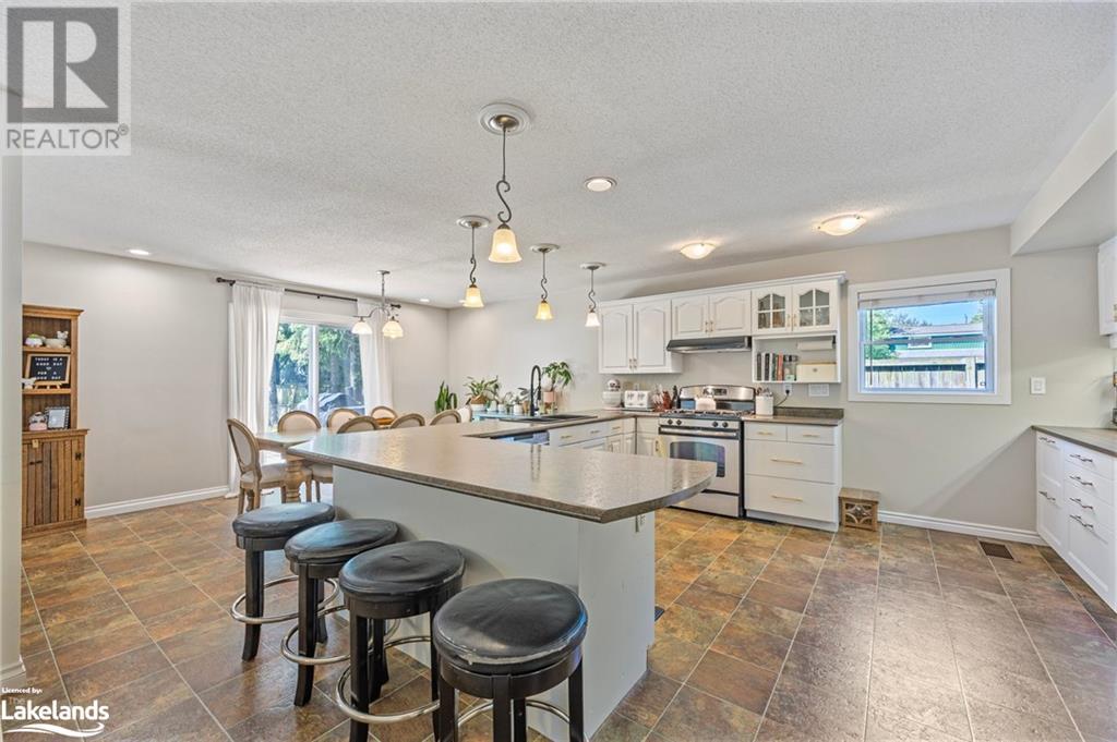 3326 Cleveland Avenue, Cumberland Beach, Ontario  L3V 0V9 - Photo 6 - 40599508