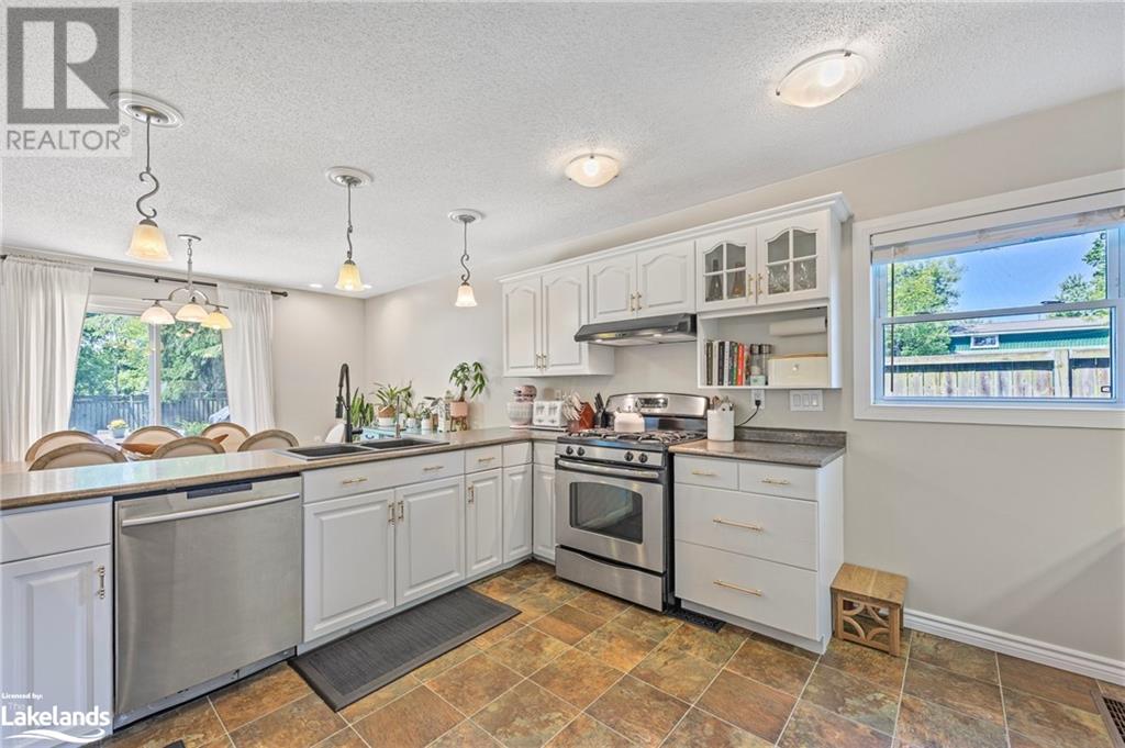 3326 Cleveland Avenue, Cumberland Beach, Ontario  L3V 0V9 - Photo 7 - 40599508