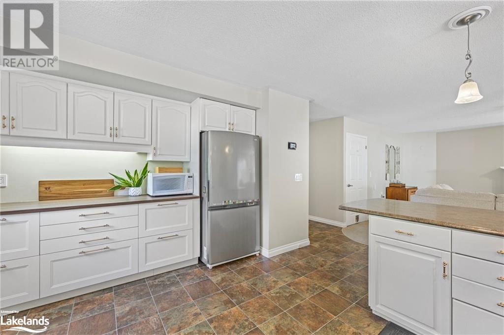 3326 Cleveland Avenue, Cumberland Beach, Ontario  L3V 0V9 - Photo 9 - 40599508