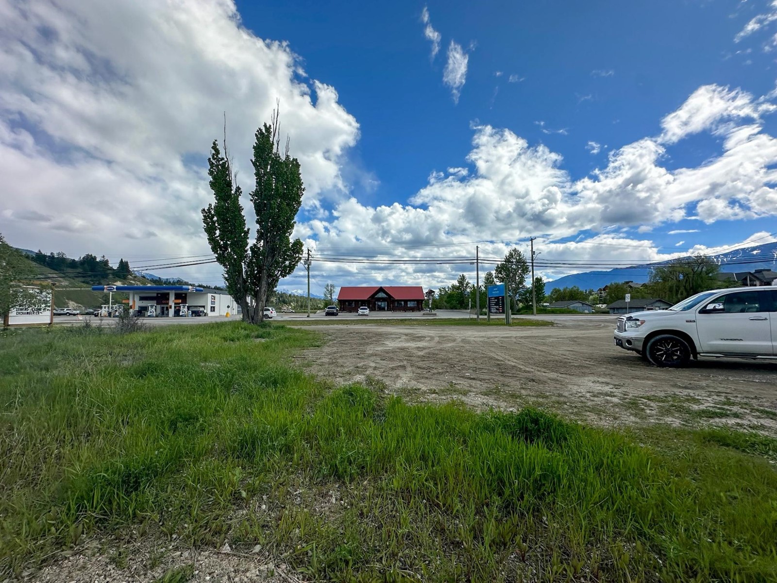 200 2nd Avenue, Invermere, British Columbia  V0A 1K7 - Photo 3 - 2477388