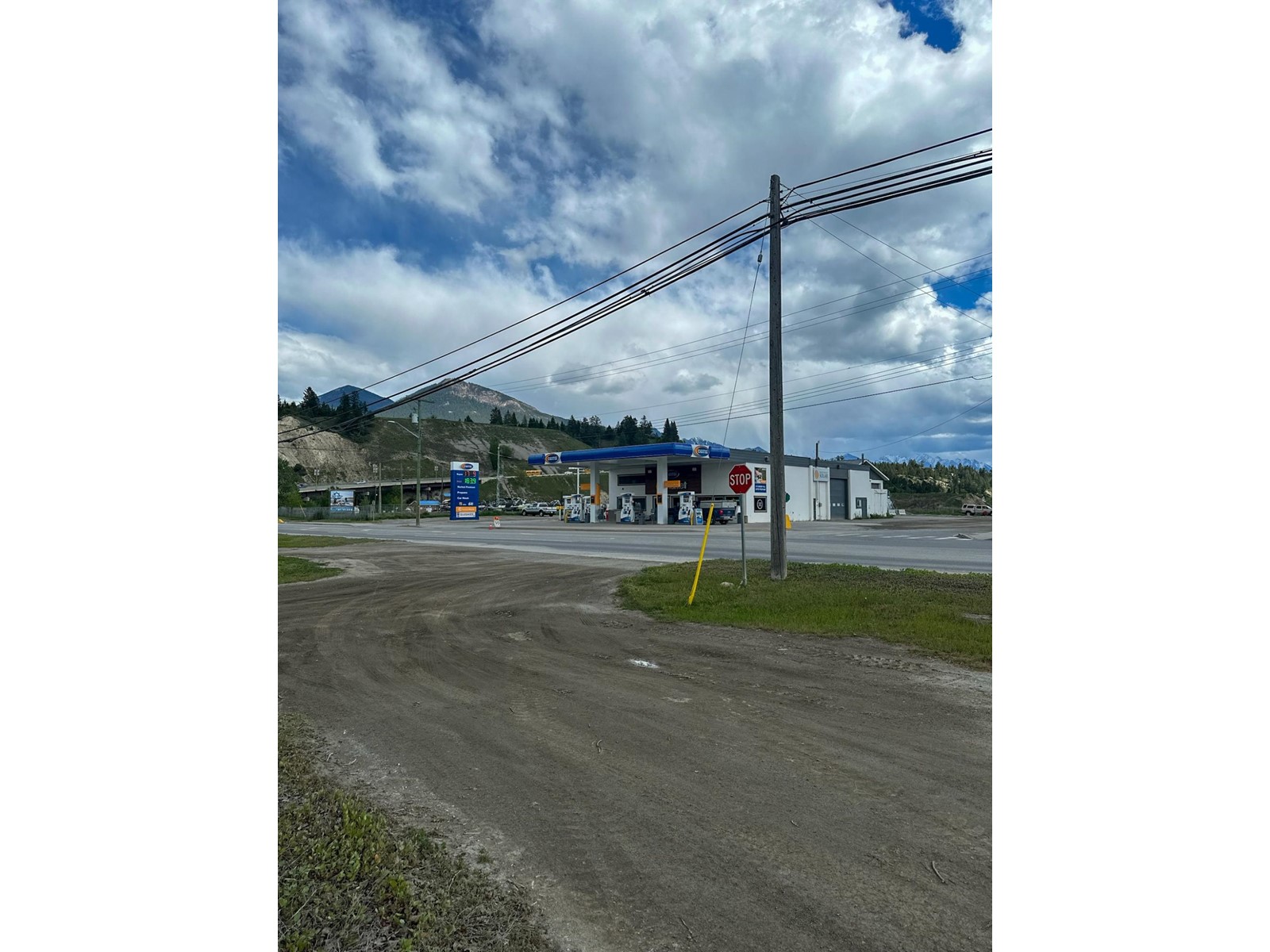 200 2nd Avenue, Invermere, British Columbia  V0A 1K7 - Photo 8 - 2477388