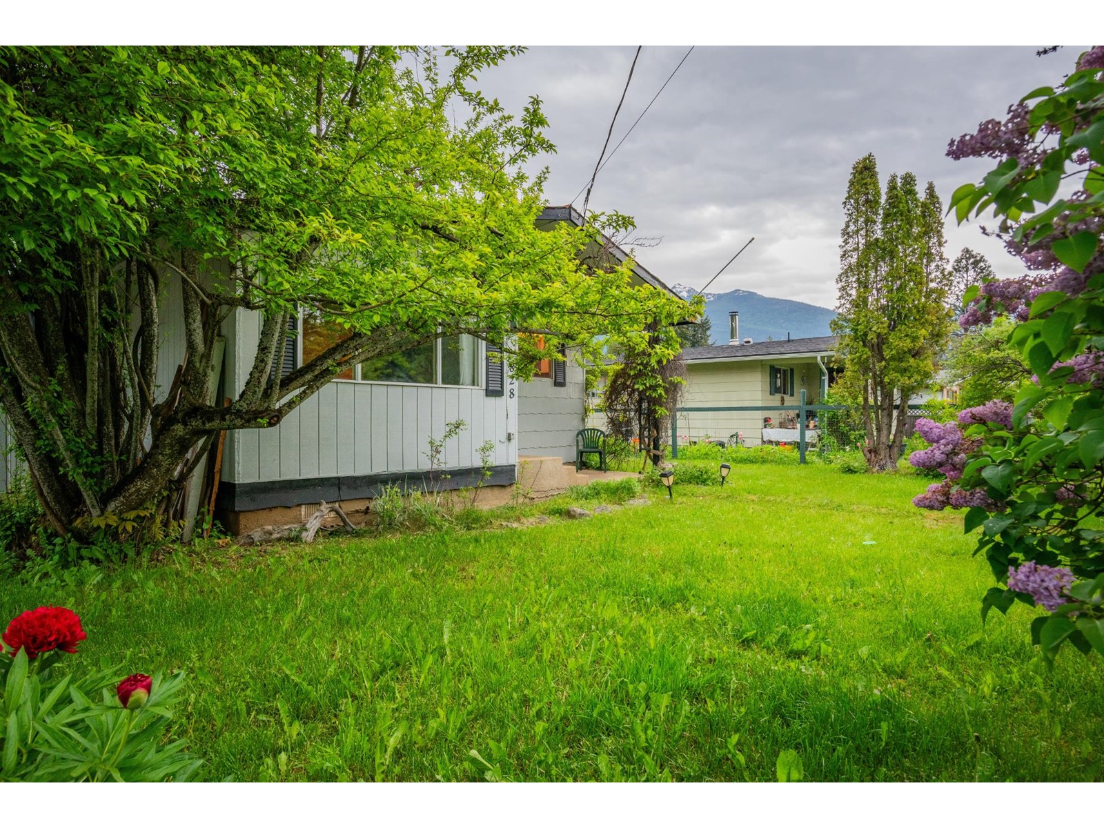 828 Vancouver Avenue, Kaslo, British Columbia V0G 1M0 (26989230