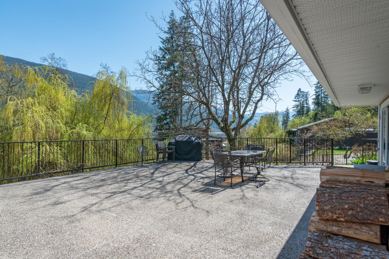 2465 Highway 3a, Nelson, British Columbia  V1L 6K7 - Photo 15 - 2477429