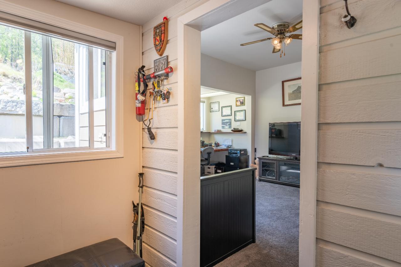 2465 Highway 3a, Nelson, British Columbia  V1L 6K7 - Photo 25 - 2477429