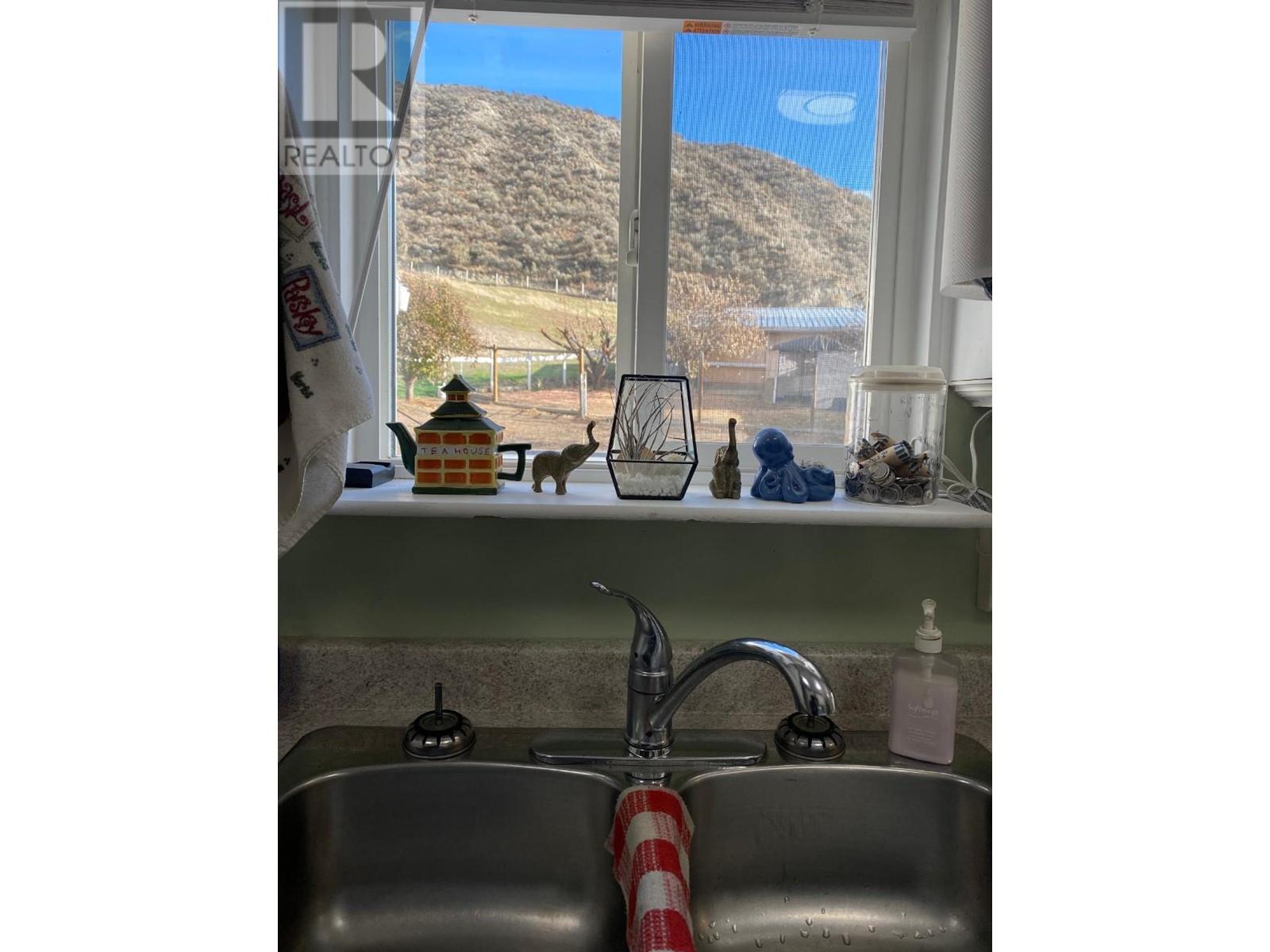 4001 Shuswap Rd, Kamloops, British Columbia  V2H 1S7 - Photo 10 - 178983