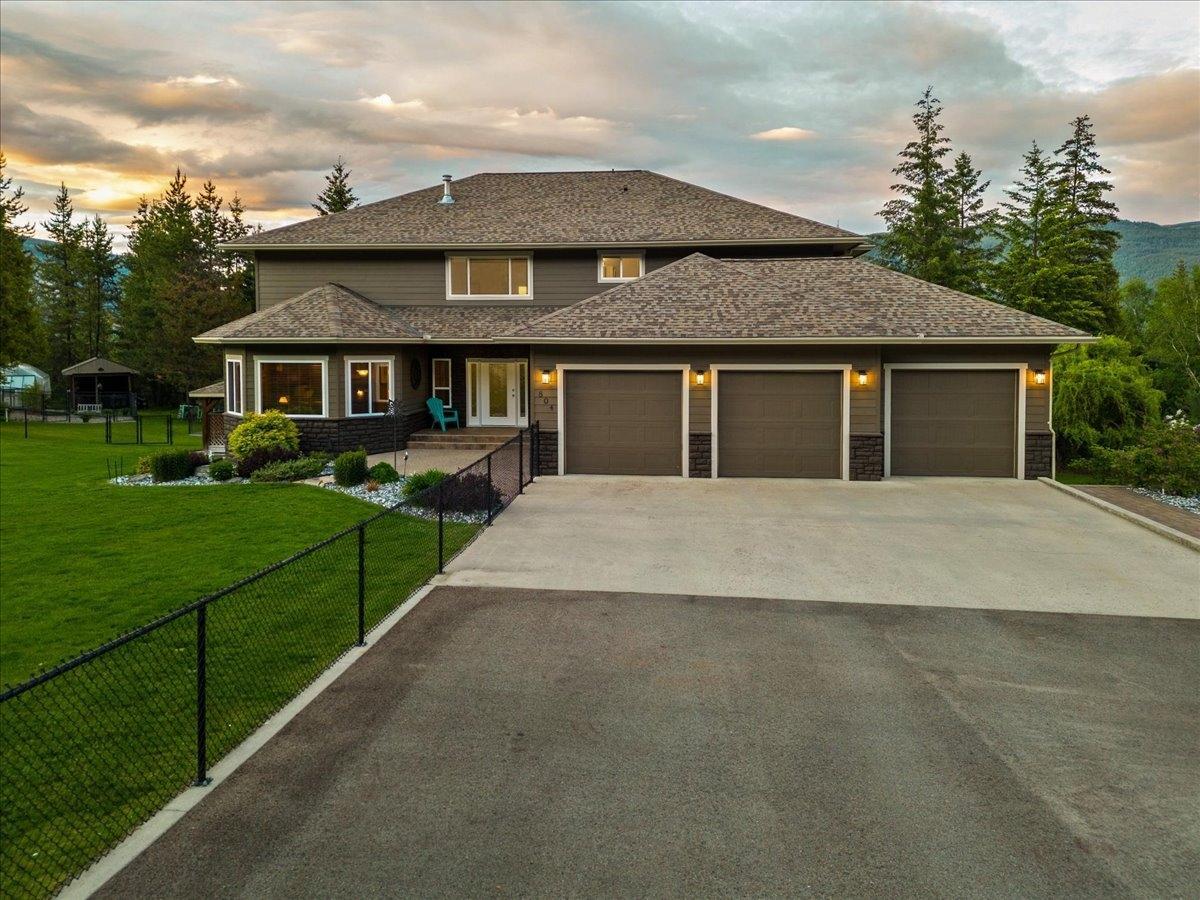 804 FERNWOOD DRIVE, castlegar, British Columbia