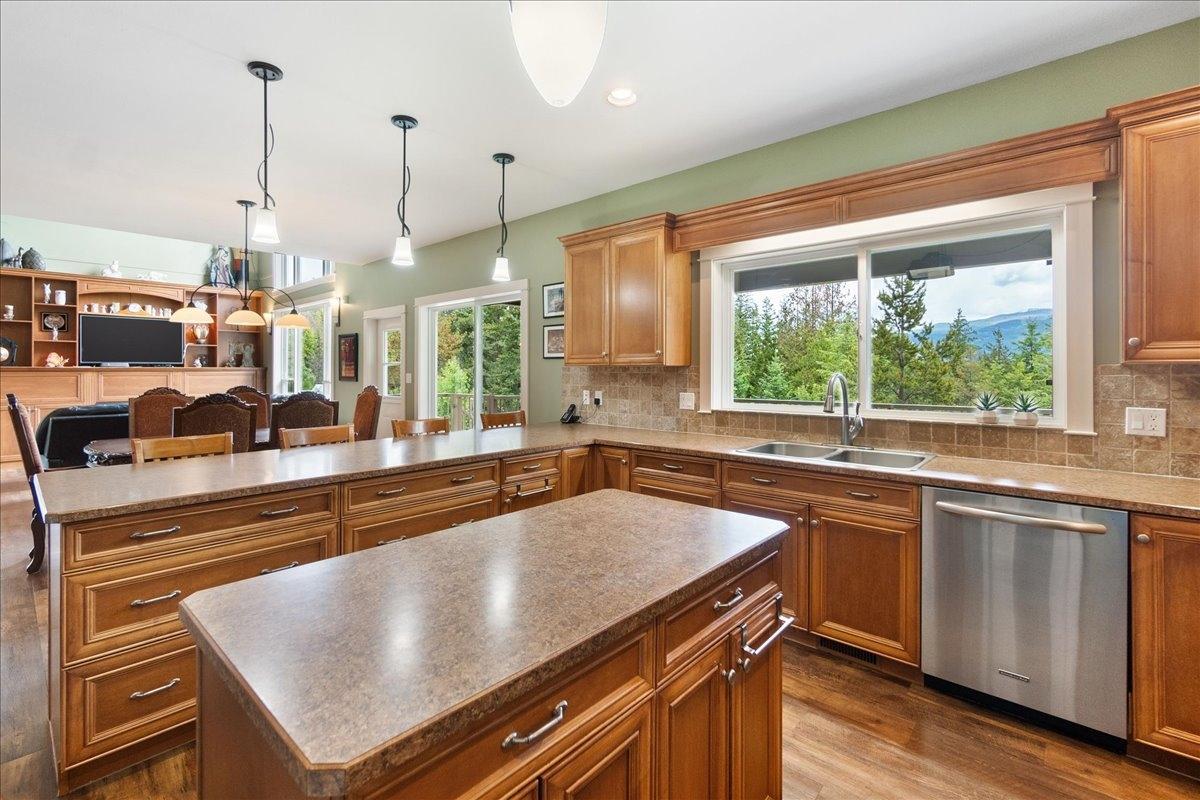 804 Fernwood Drive, Castlegar, British Columbia  V1N 3Z1 - Photo 21 - 2477448