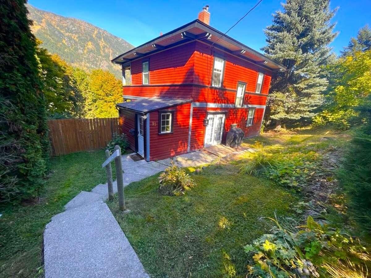 95 High Street, Nelson, British Columbia  V1L 3Z5 - Photo 2 - 2477458