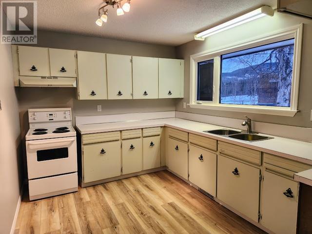 114/116 Kitza Avenue, Faro, Yukon  Y0B 1K0 - Photo 6 - 15681