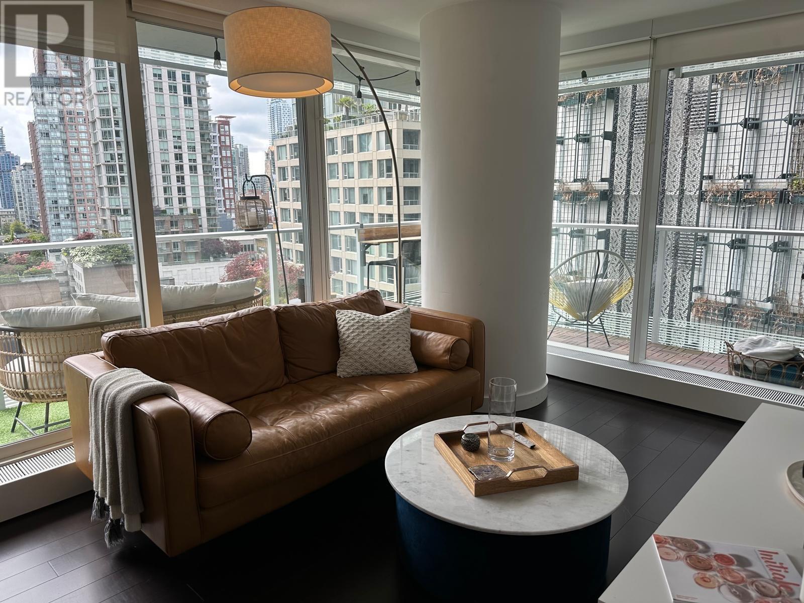 1001 777 Richards Street, Vancouver, British Columbia  V6B 0M6 - Photo 2 - R2890087