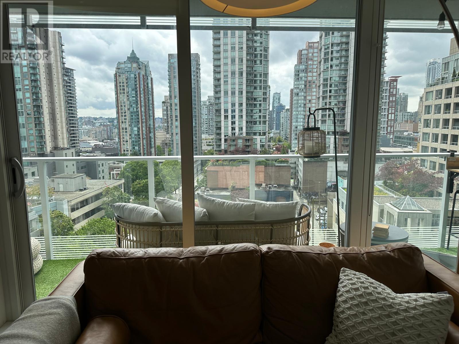 1001 777 Richards Street, Vancouver, British Columbia  V6B 0M6 - Photo 3 - R2890087