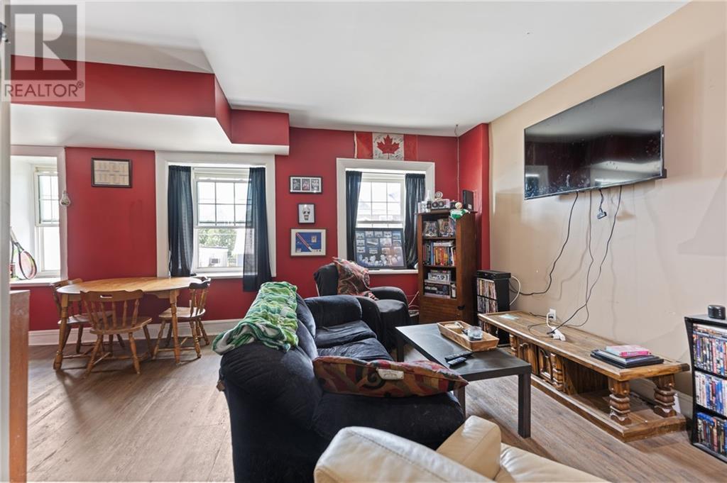 35 Perth Street, Brockville, Ontario  K6V 5C3 - Photo 11 - 1395128