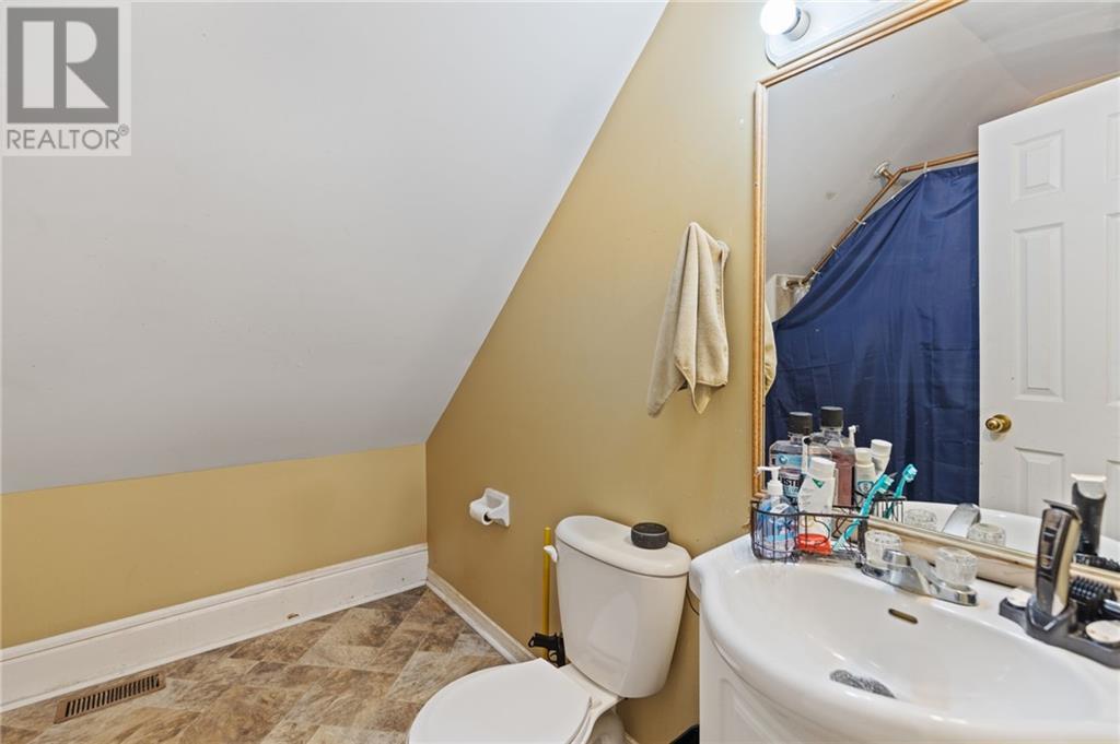 35 Perth Street, Brockville, Ontario  K6V 5C3 - Photo 15 - 1395128