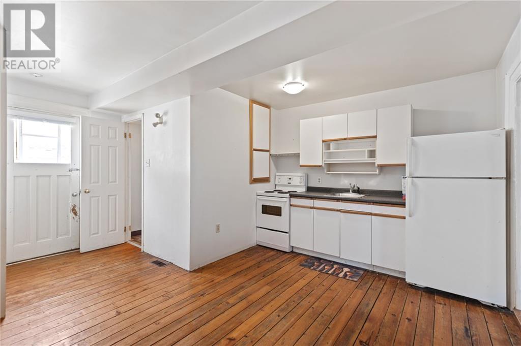 35 Perth Street, Brockville, Ontario  K6V 5C3 - Photo 7 - 1395128