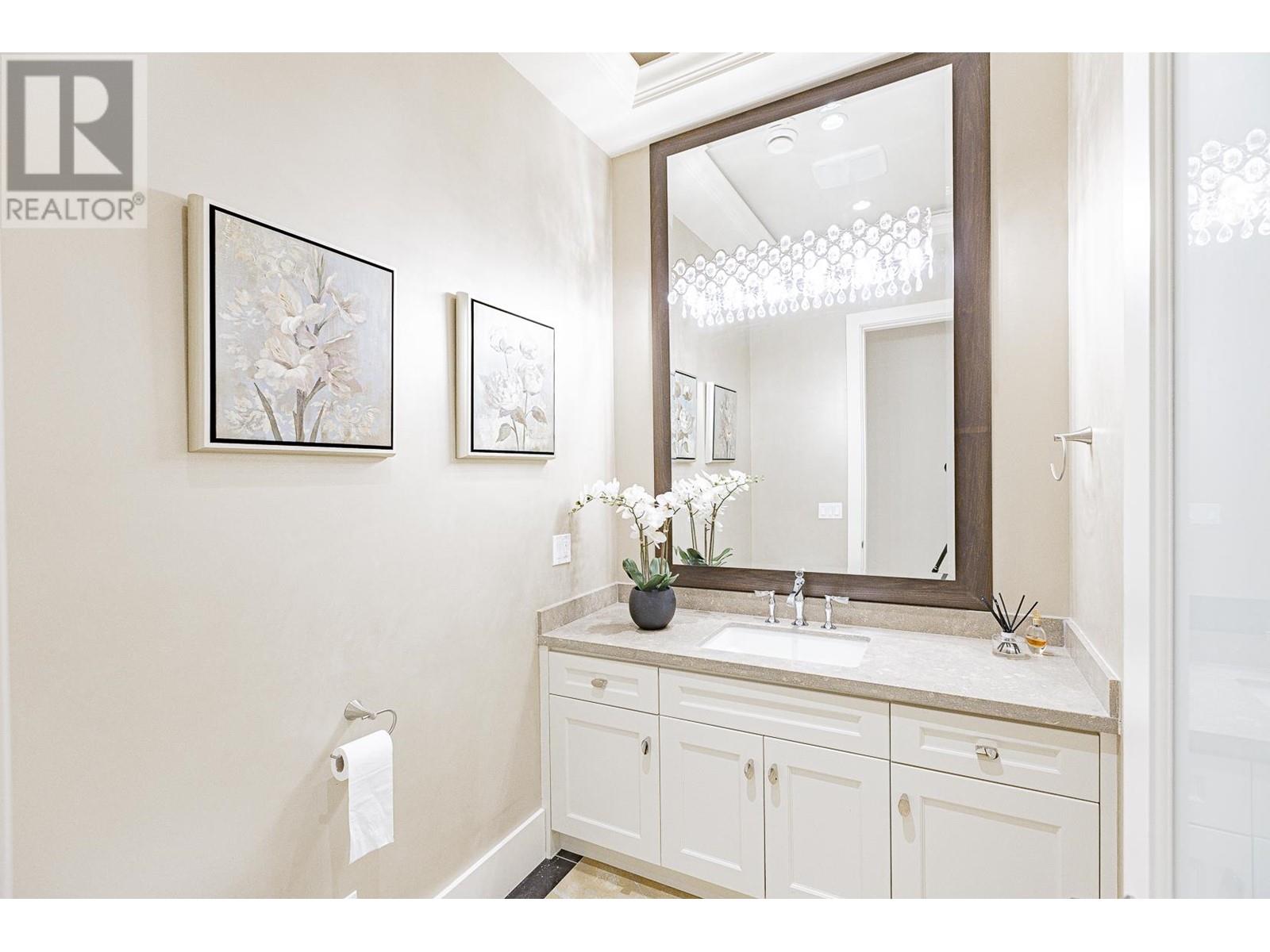 Listing Picture 12 of 27 : 7879 TWEEDSMUIR AVENUE, Richmond / 烈治文 - 魯藝地產 Yvonne Lu Group - MLS Medallion Club Member