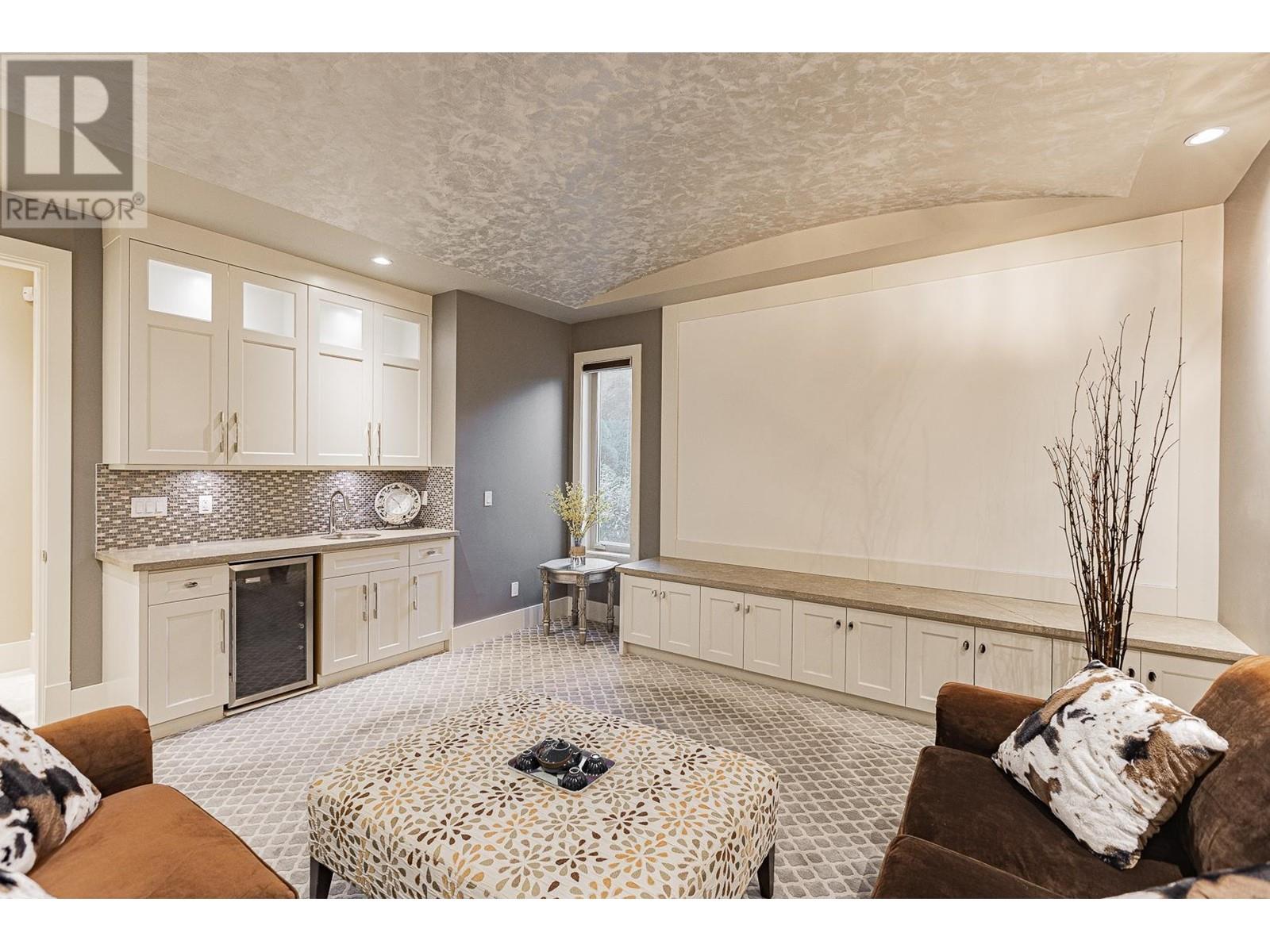 Listing Picture 15 of 27 : 7879 TWEEDSMUIR AVENUE, Richmond / 烈治文 - 魯藝地產 Yvonne Lu Group - MLS Medallion Club Member