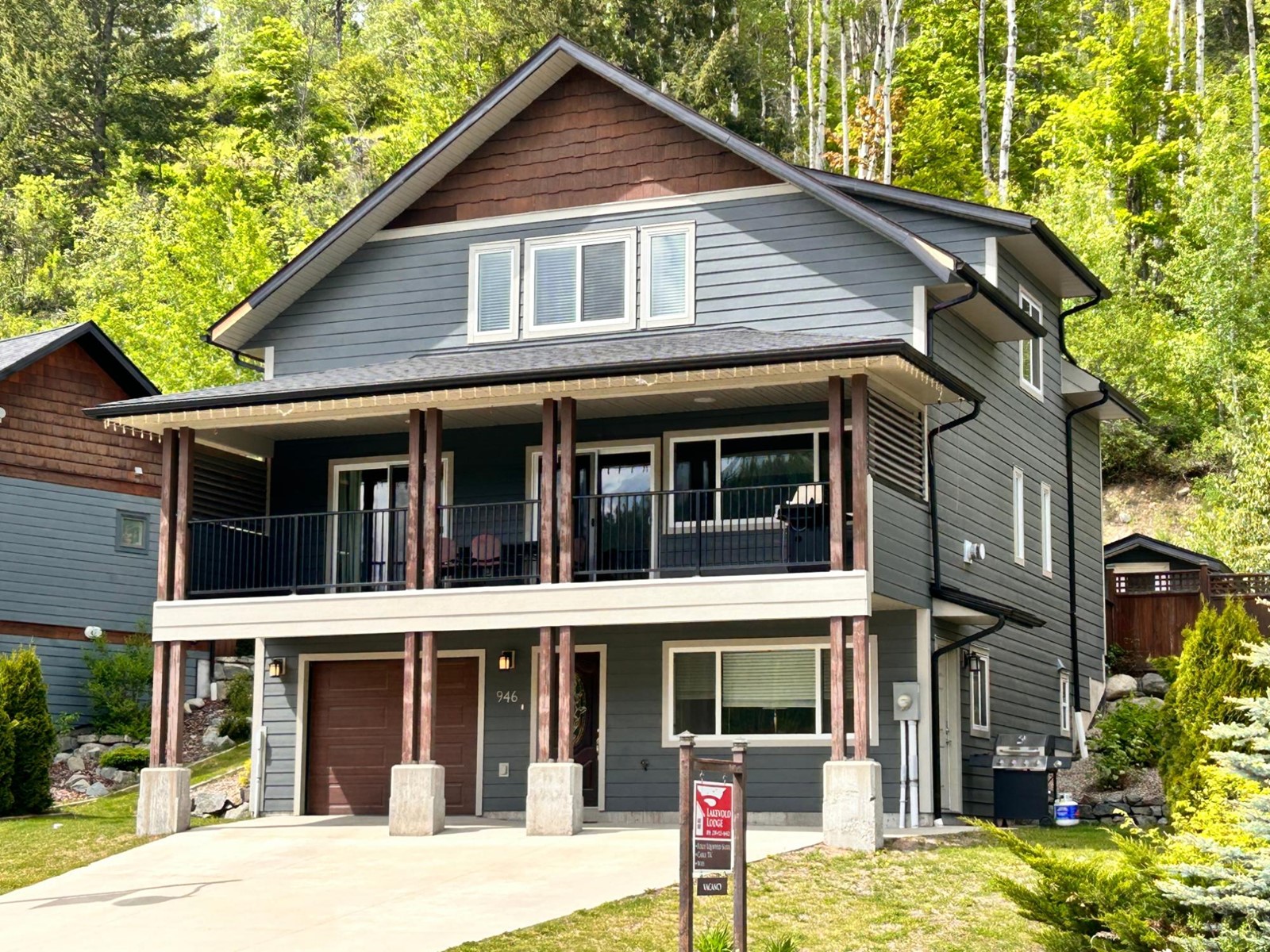 946 REDSTONE DRIVE, rossland, British Columbia