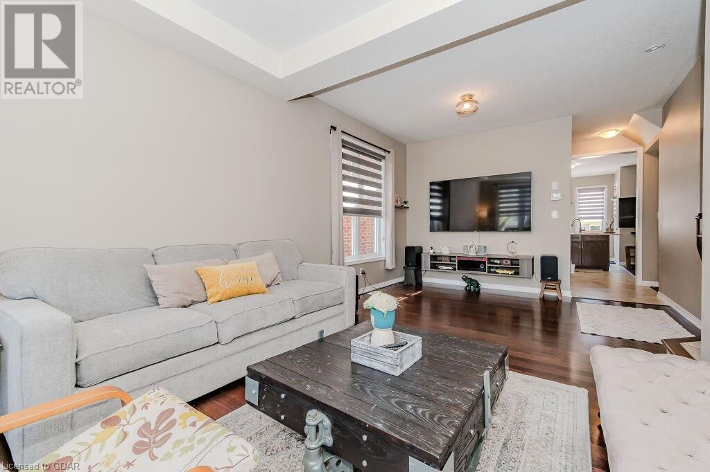 Image of property at 73 HOLLAND Circle