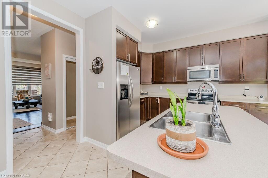 Image of property at 73 HOLLAND Circle