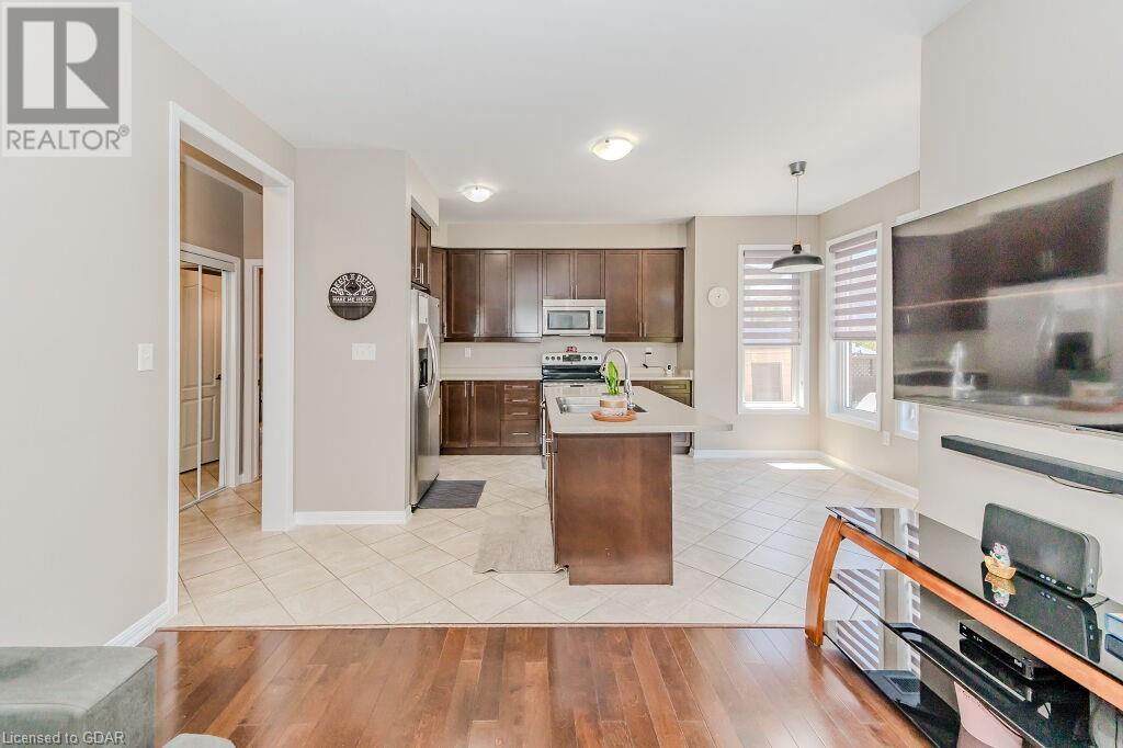 Image of property at 73 HOLLAND Circle