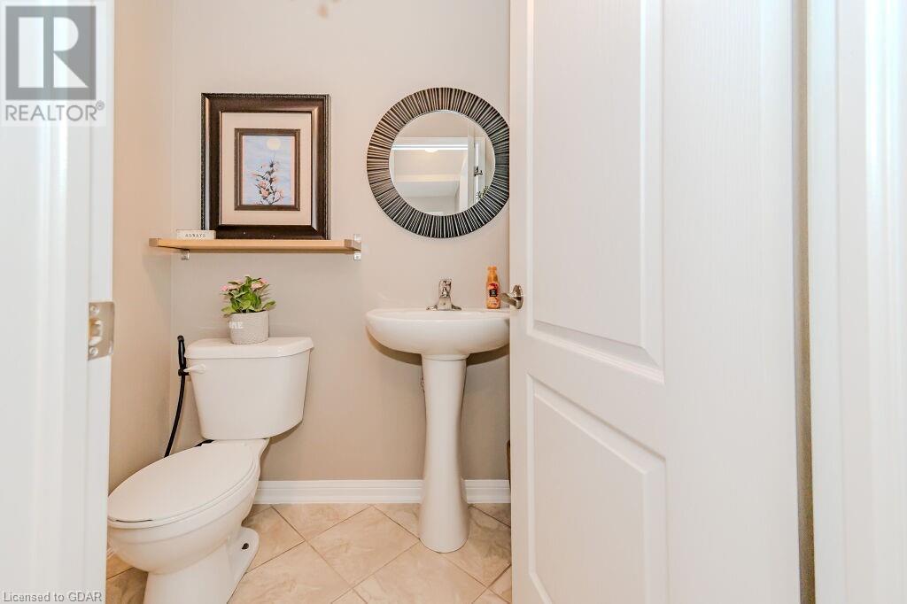 Image of property at 73 HOLLAND Circle