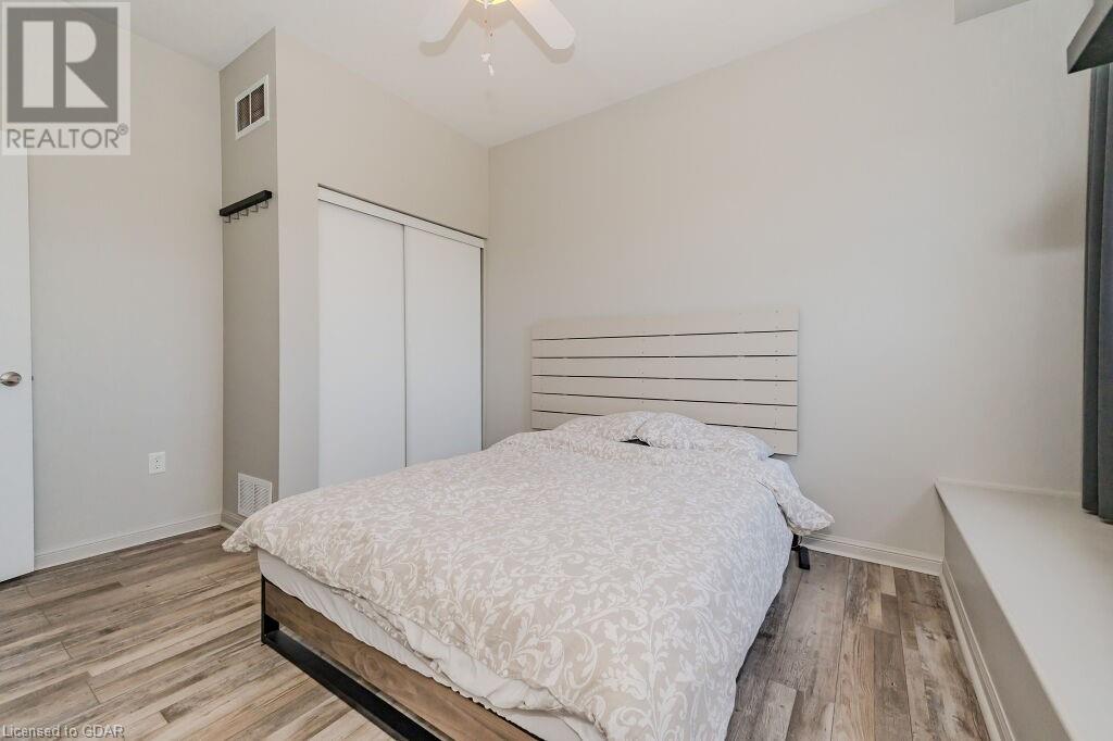 Image of property at 73 HOLLAND Circle