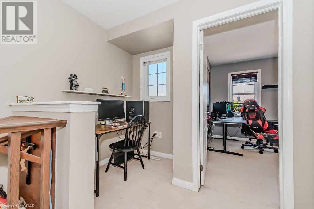 Image of property at 73 HOLLAND Circle