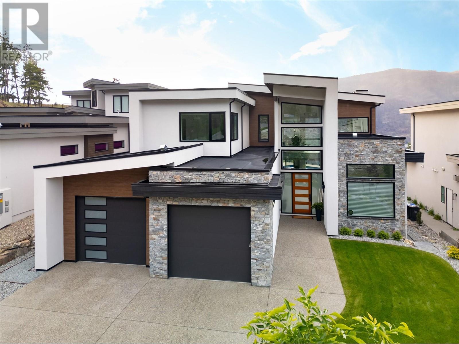 508 Clifton Road N Kelowna