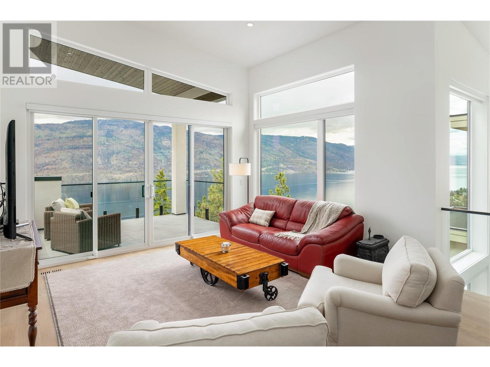 508 Clifton Road N Kelowna