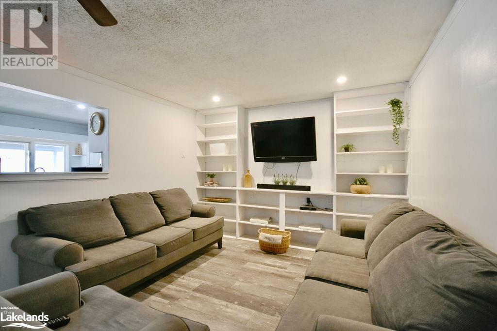 5989 Penetanguishene Road, Springwater, Ontario  L0L 1P0 - Photo 17 - 40600615