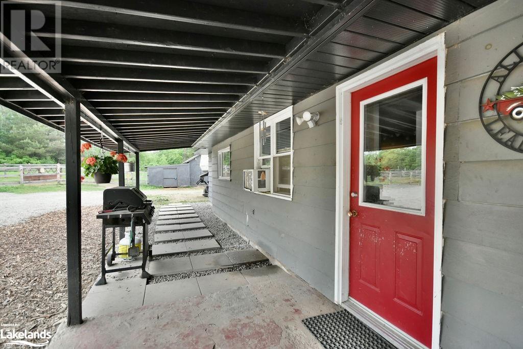 5989 Penetanguishene Road, Springwater, Ontario  L0L 1P0 - Photo 5 - 40600615