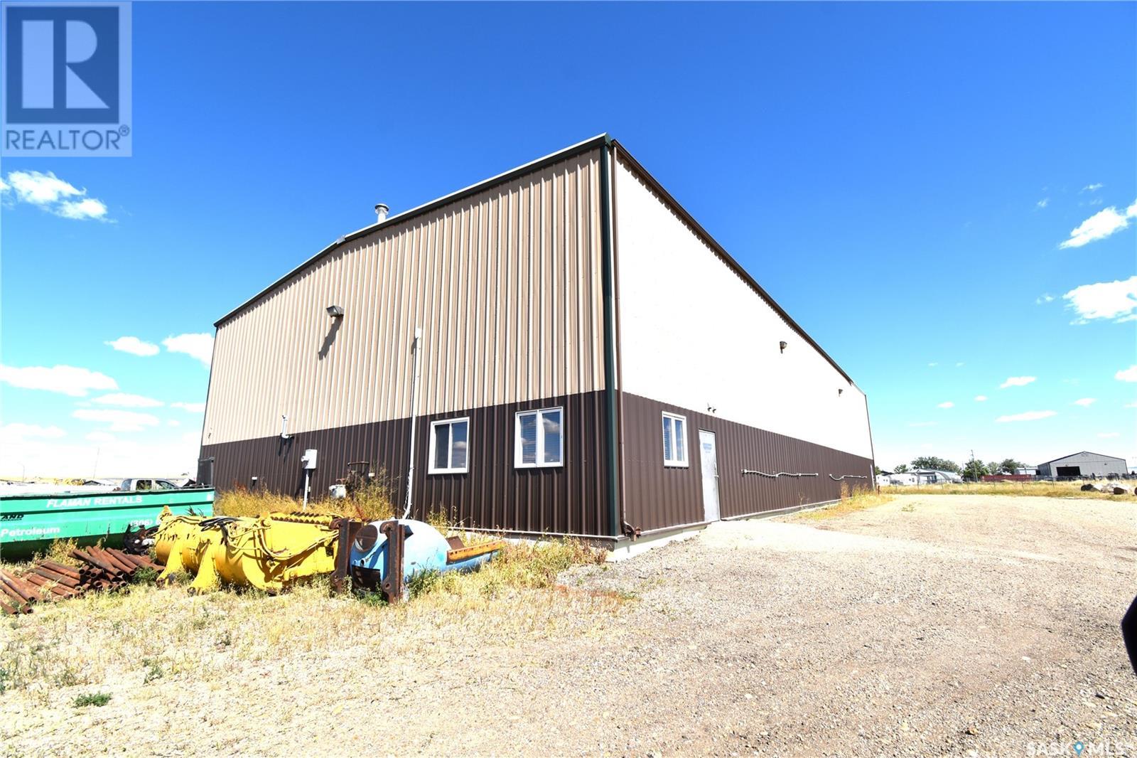 505 Walsh Street N, Maple Creek, Saskatchewan  S0N 1N0 - Photo 6 - SK972824