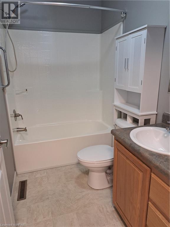 454 Richard Crescent, Strathroy, Ontario  N7G 3P4 - Photo 9 - 40601606