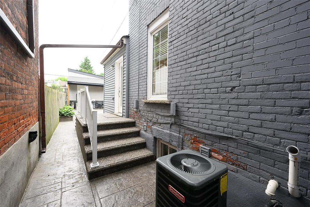 Image of property at 161 OAK Avenue