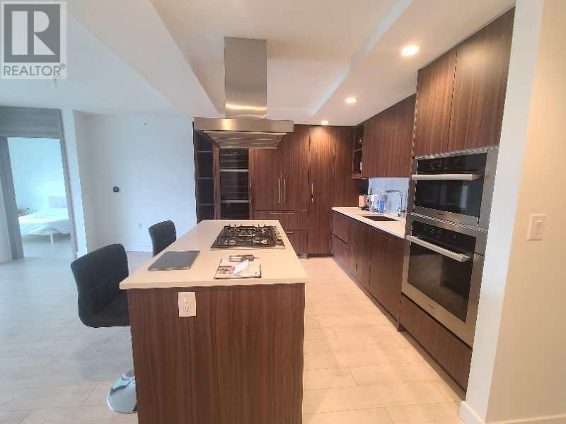 Listing Picture 5 of 13 : 1409 1768 COOK STREET, Vancouver / 溫哥華 - 魯藝地產 Yvonne Lu Group - MLS Medallion Club Member