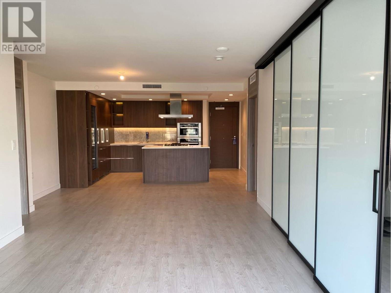 Listing Picture 4 of 13 : 1409 1768 COOK STREET, Vancouver / 溫哥華 - 魯藝地產 Yvonne Lu Group - MLS Medallion Club Member