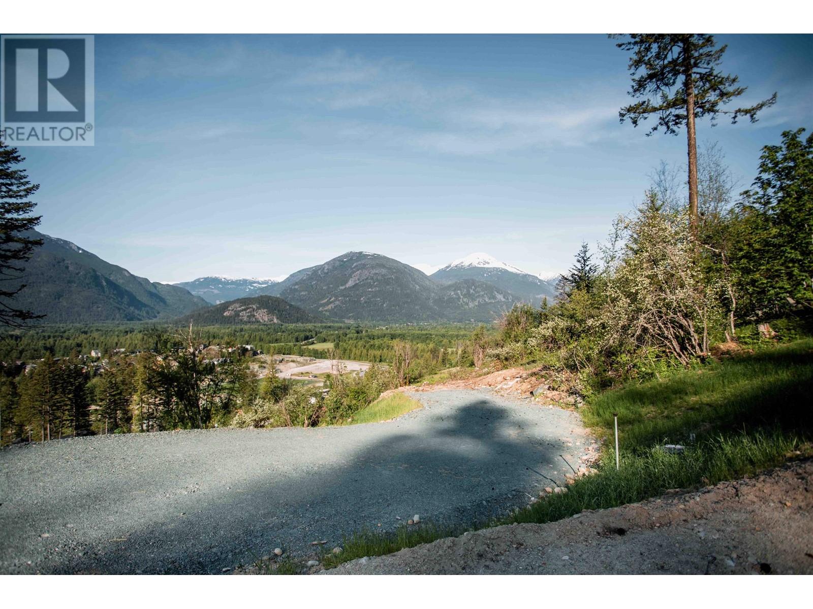 9002 Sun God Mountain Way, Pemberton, British Columbia  V0N 2L3 - Photo 4 - R2891227