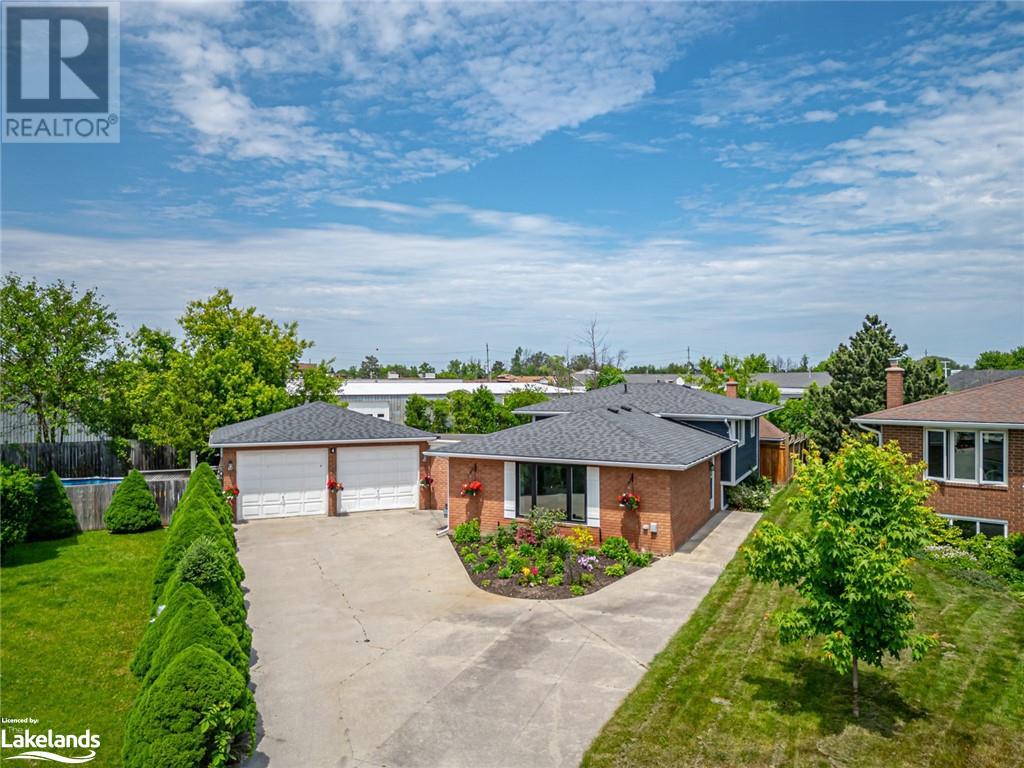 4 Harben Court, Collingwood, Ontario  L9Y 4L8 - Photo 2 - 40601605