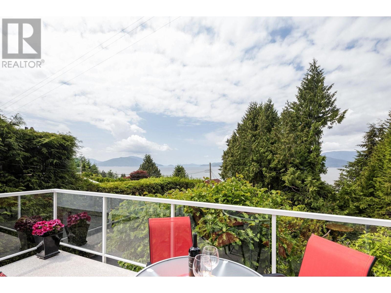 195 Isleview Place, Lions Bay, British Columbia  V0N 2E0 - Photo 9 - R2891649