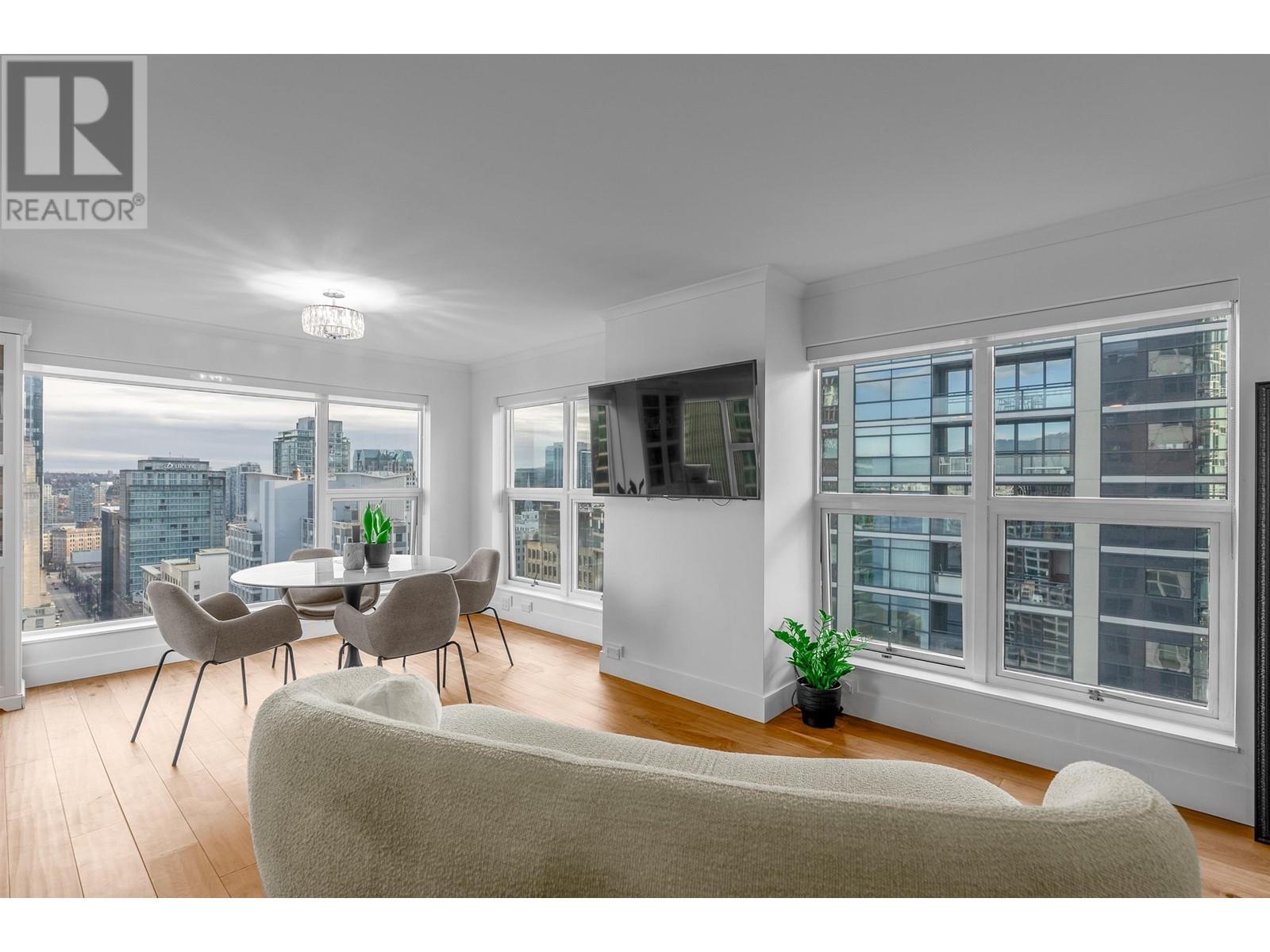 2203 837 W HASTINGS STREET, Vancouver, British Columbia One Percent