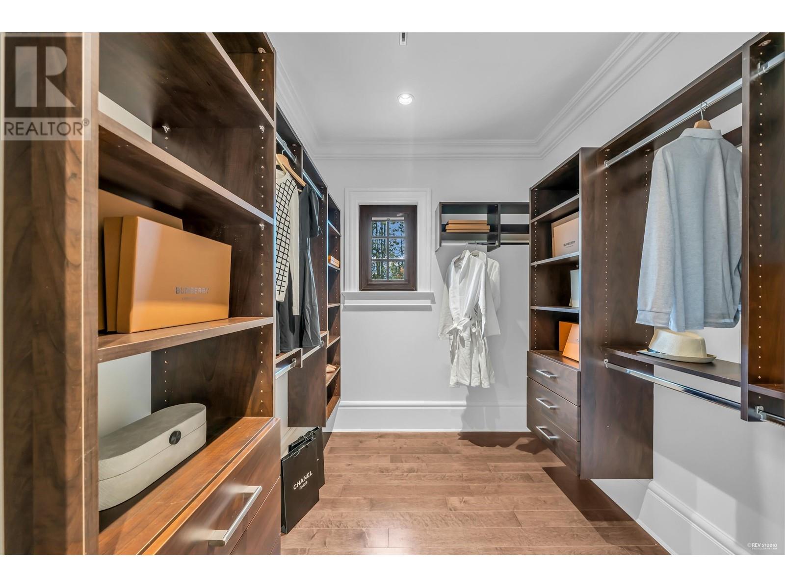 Listing Picture 20 of 38 : 5762 CHURCHILL STREET, Vancouver / 溫哥華 - 魯藝地產 Yvonne Lu Group - MLS Medallion Club Member