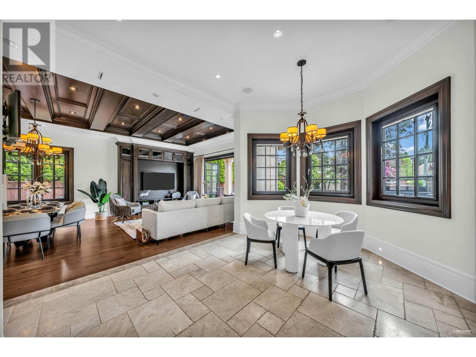 Listing Picture 9 of 38 : 5762 CHURCHILL STREET, Vancouver / 溫哥華 - 魯藝地產 Yvonne Lu Group - MLS Medallion Club Member