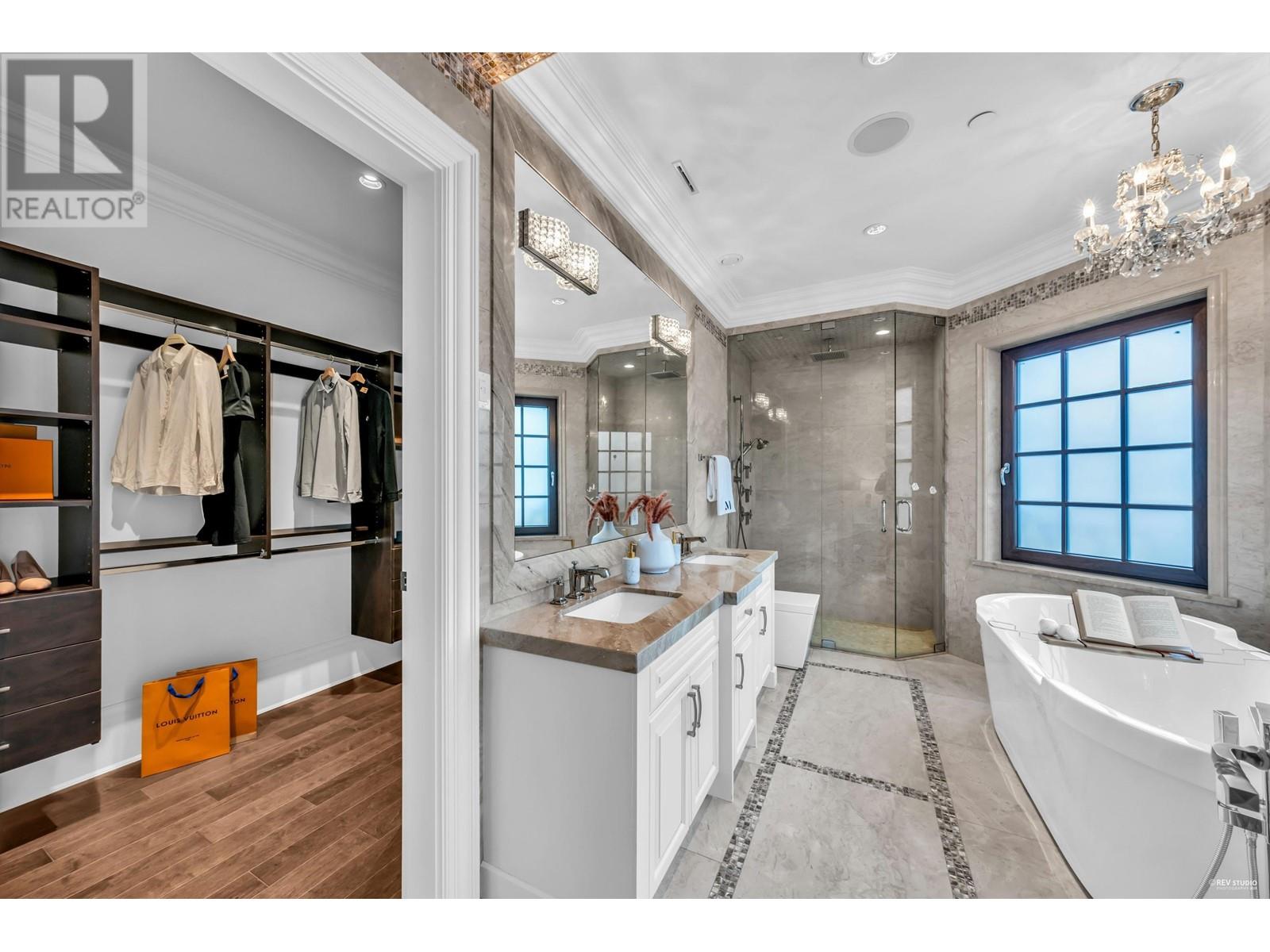 Listing Picture 16 of 38 : 5762 CHURCHILL STREET, Vancouver / 溫哥華 - 魯藝地產 Yvonne Lu Group - MLS Medallion Club Member