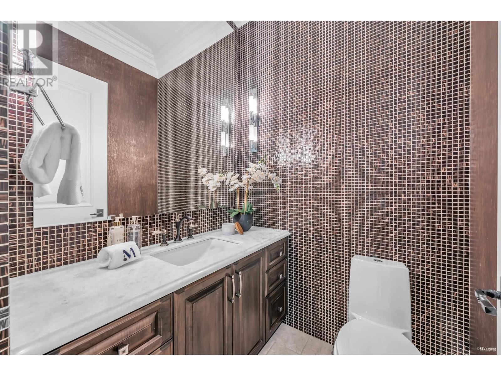 Listing Picture 25 of 38 : 5762 CHURCHILL STREET, Vancouver / 溫哥華 - 魯藝地產 Yvonne Lu Group - MLS Medallion Club Member