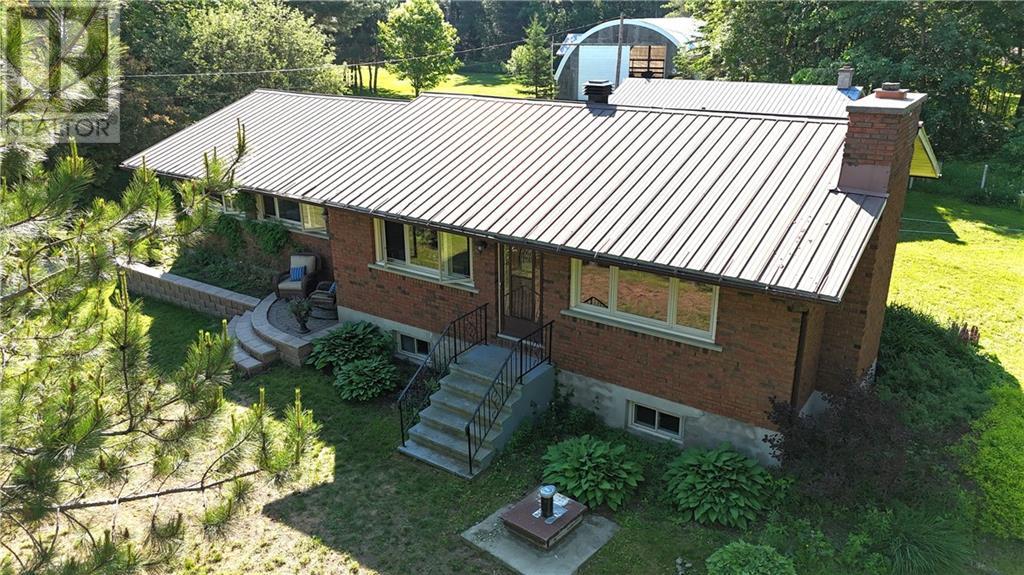 2249 Ross Road, Pembroke, Ontario  K8A 6W4 - Photo 2 - 1388730