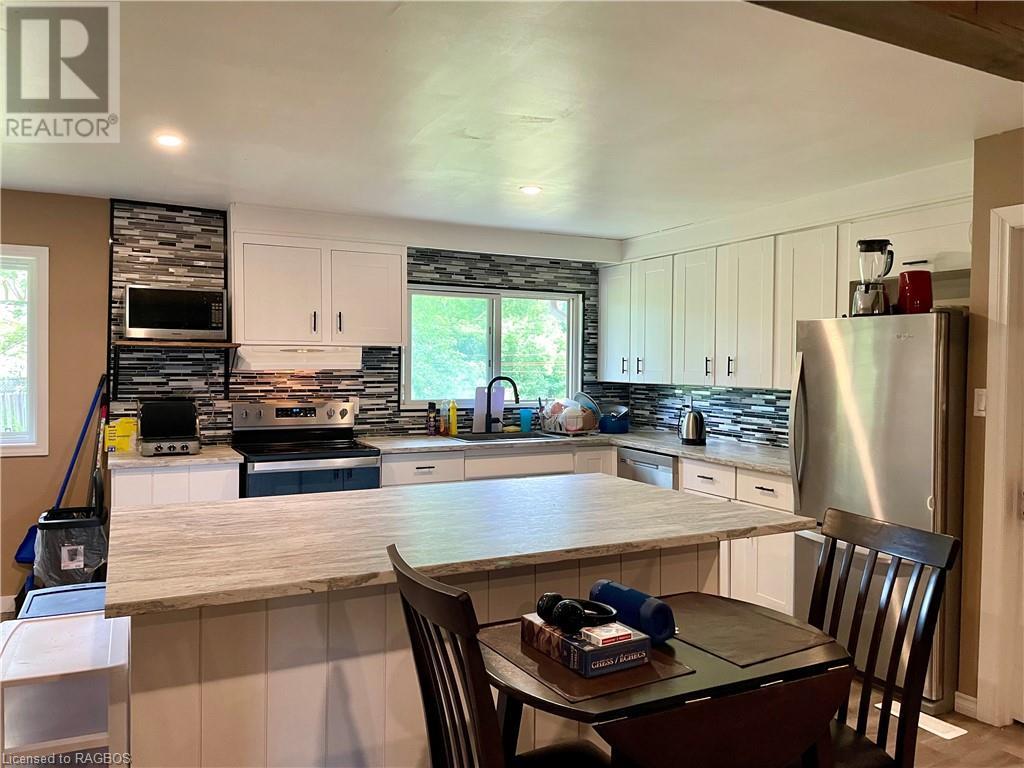 3 Park Street, Walkerton, Ontario  N0G 2V0 - Photo 4 - 40601764