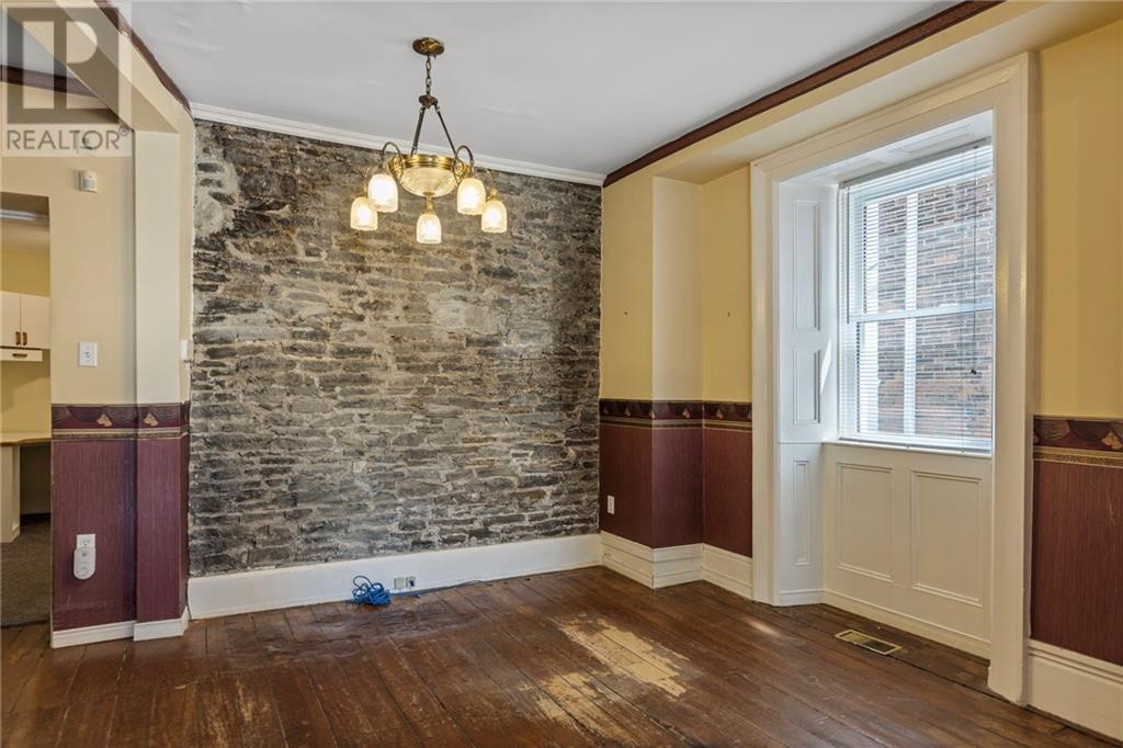 33 Perth Street, Brockville, Ontario  K6V 5C3 - Photo 5 - 1395122